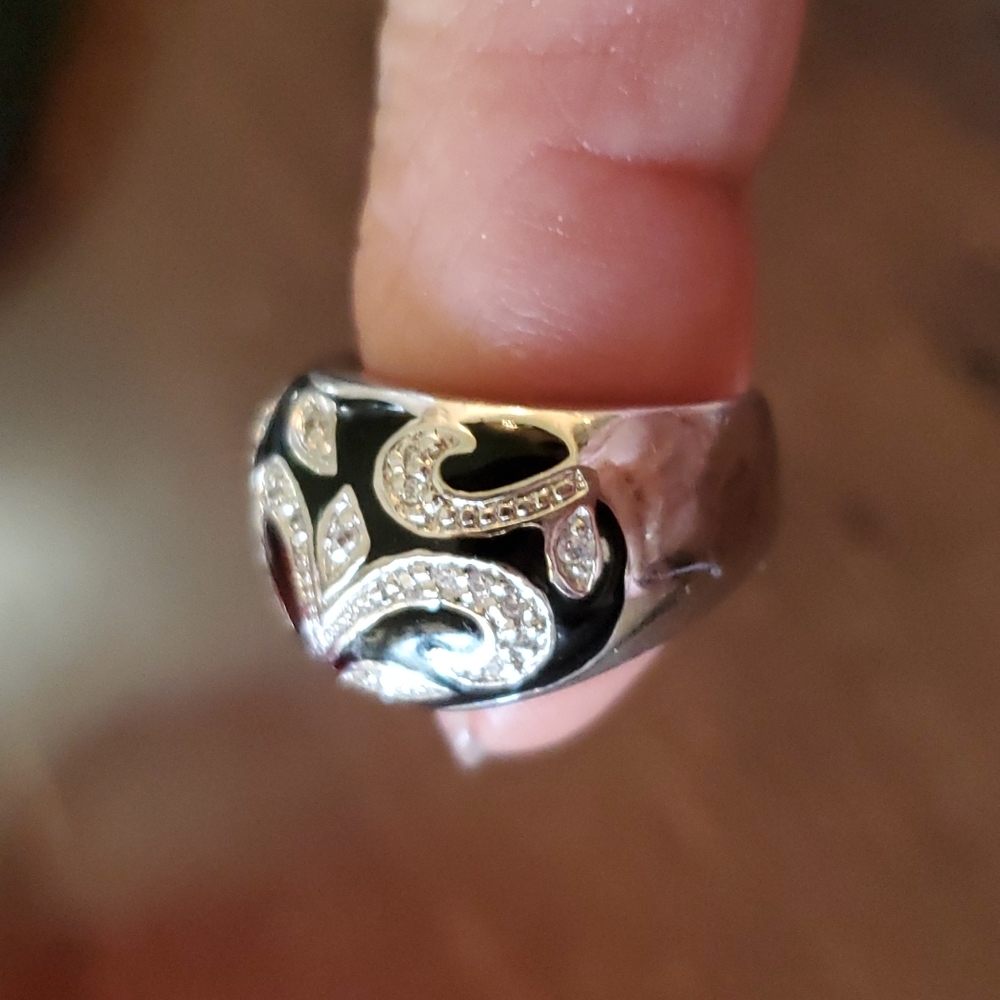 Ring - Picture 3 of 5